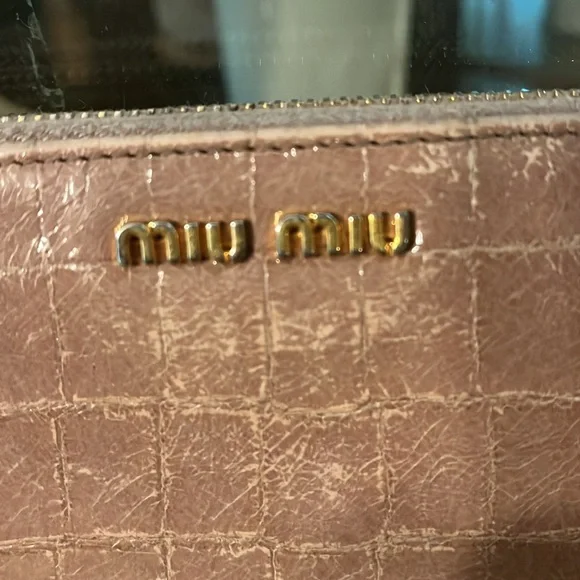 Miu Miu Long Zip Around Croc Embossed Beige Wallet - Picture 2 of 9